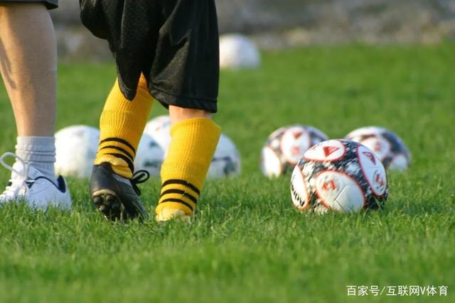 意甲-托莫里送点特奥进球 AC米兰1-2佛罗伦萨